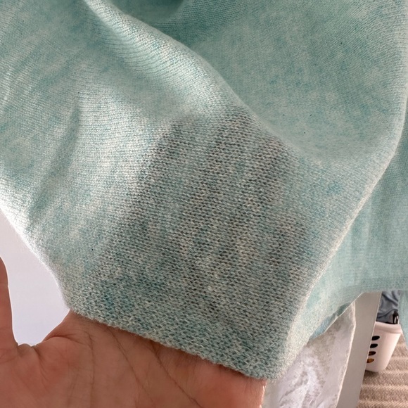 Soft cashmere Infiniti wrap - Picture 3 of 3